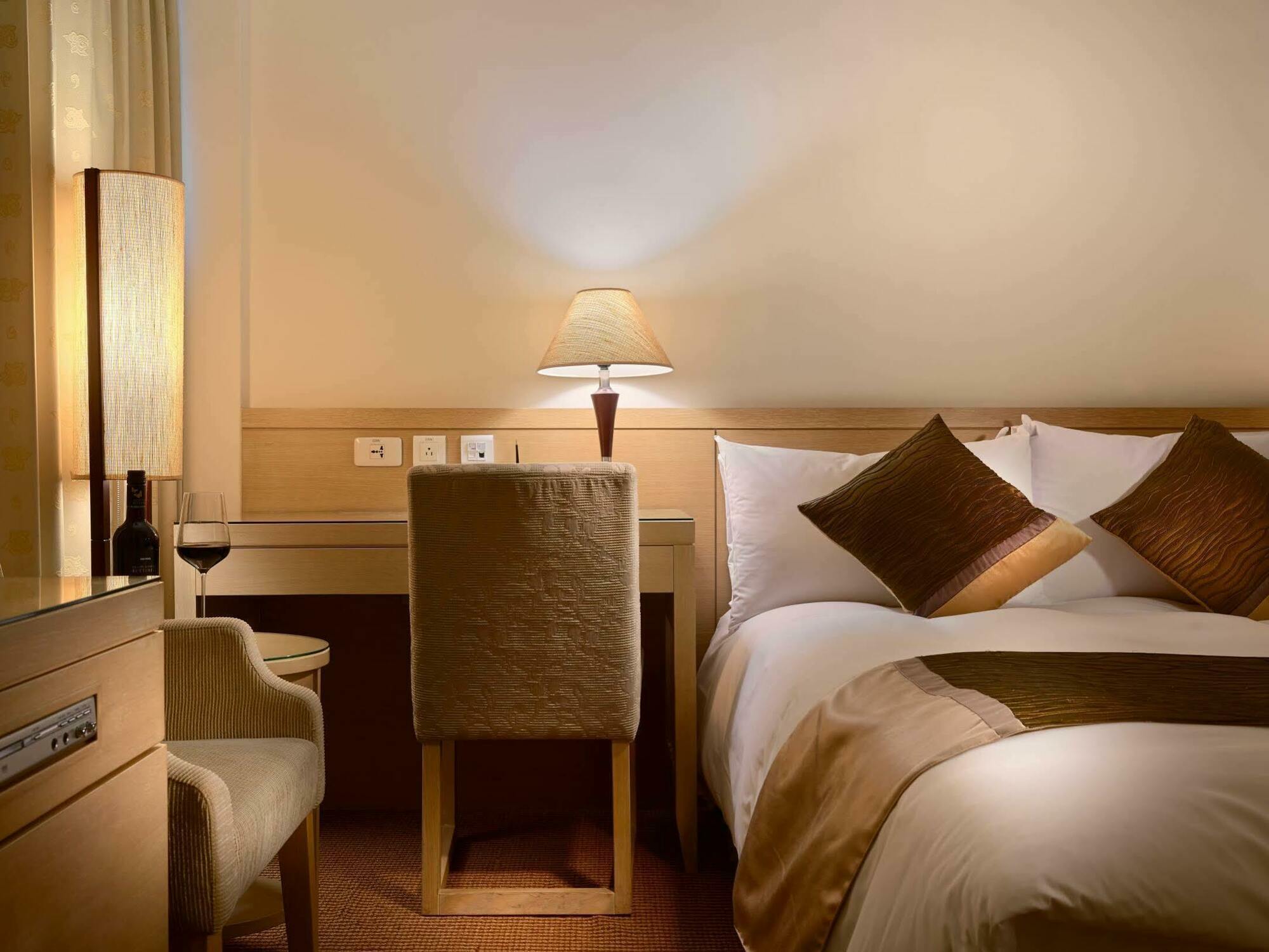 กาล่า โฮเต็ล Hotel ไทเป ภายนอก รูปภาพ